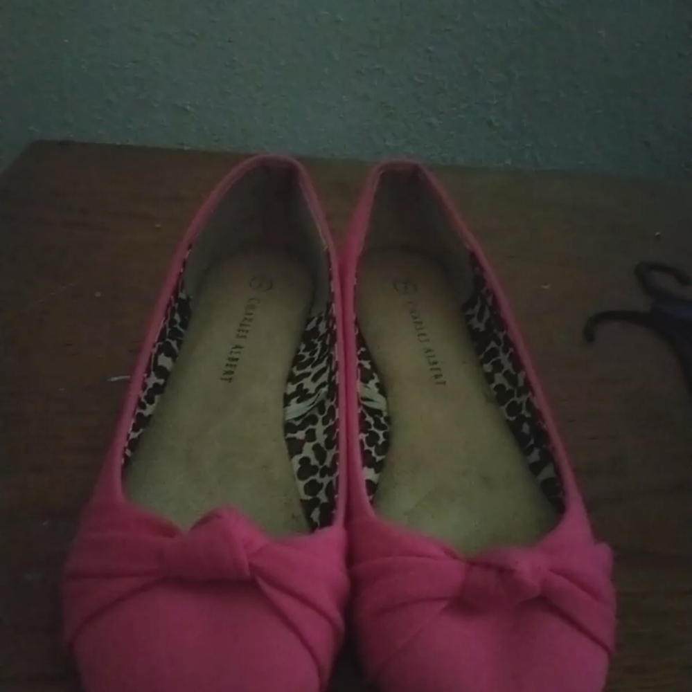 Hot pink Flats